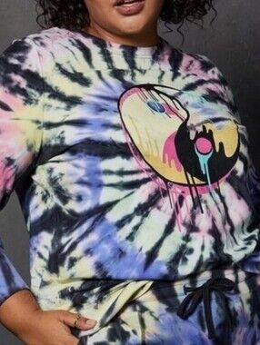 Torrid Tie-Dye Yin Yang Graphic Long Sleeve Top - Multicolor NWT